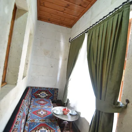 House Hotel 2*