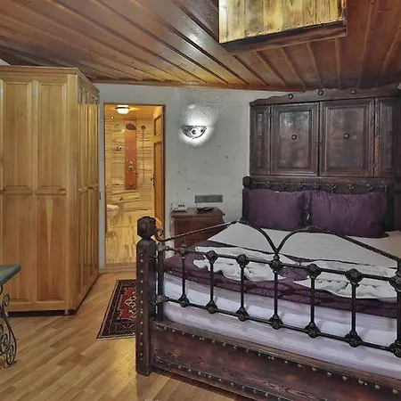 Hotel House 2*